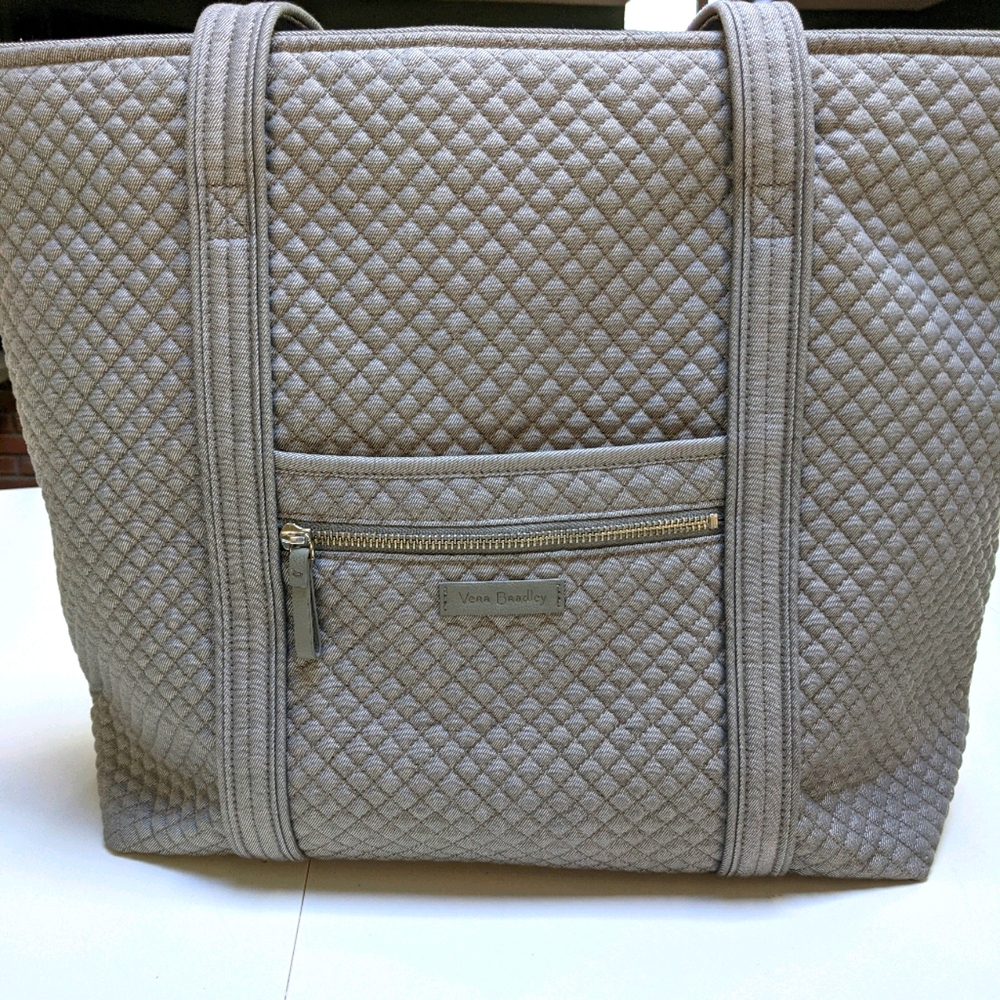 Vera Bradley tote - never been used